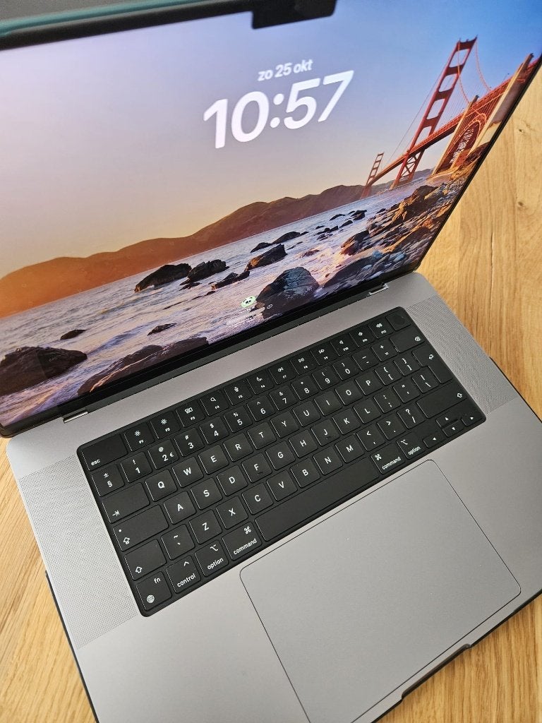 MacBook Pro 16" (2021) M1 Pro - 16GB RAM in Topstaat!, Qwerty, 512 GB, Zo goed als nieuw, 16 inch