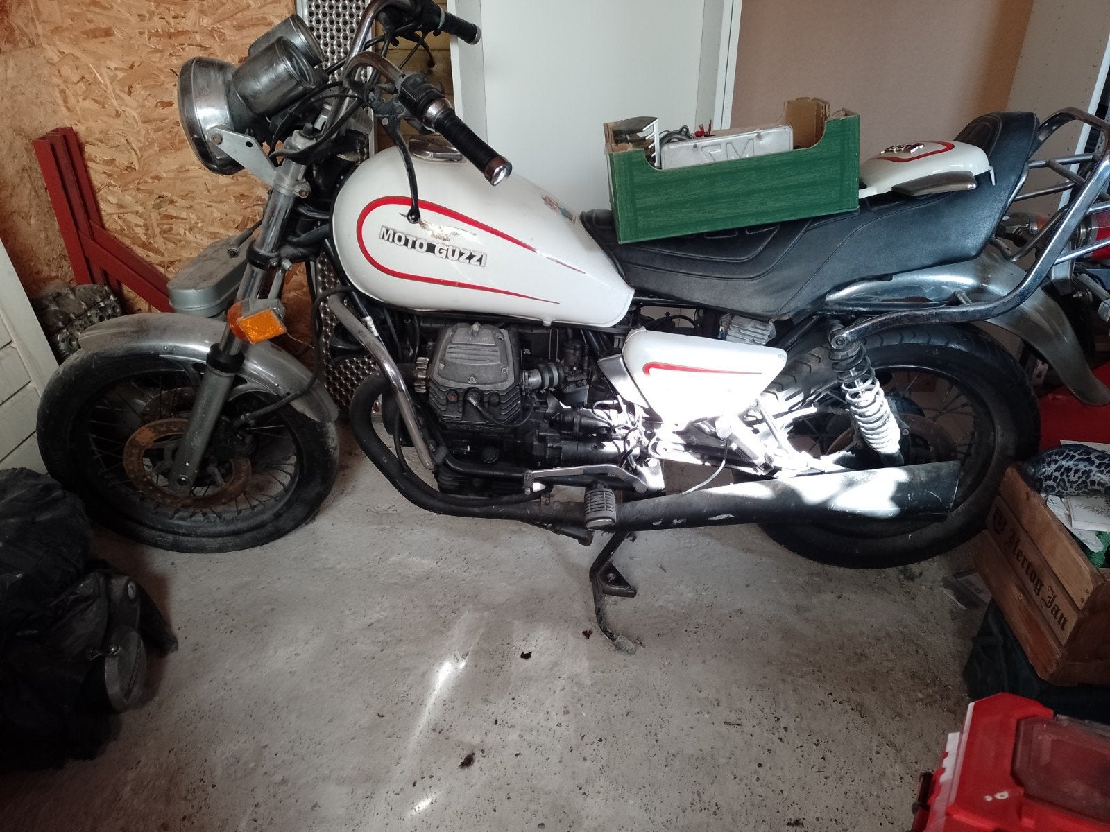 moto guzzi v65 schuurvondst / project, Motoren, Cardan-aandrijving, 2 cilinders, Gebruikt, Particulier