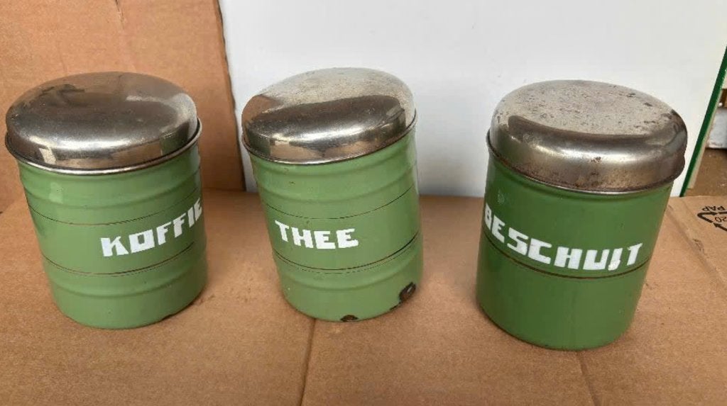 Drie oude emaille opbergbussen - thee, koffie en beschuit, Antiek en Kunst, Antiek | Emaille, Ophalen of Verzenden
