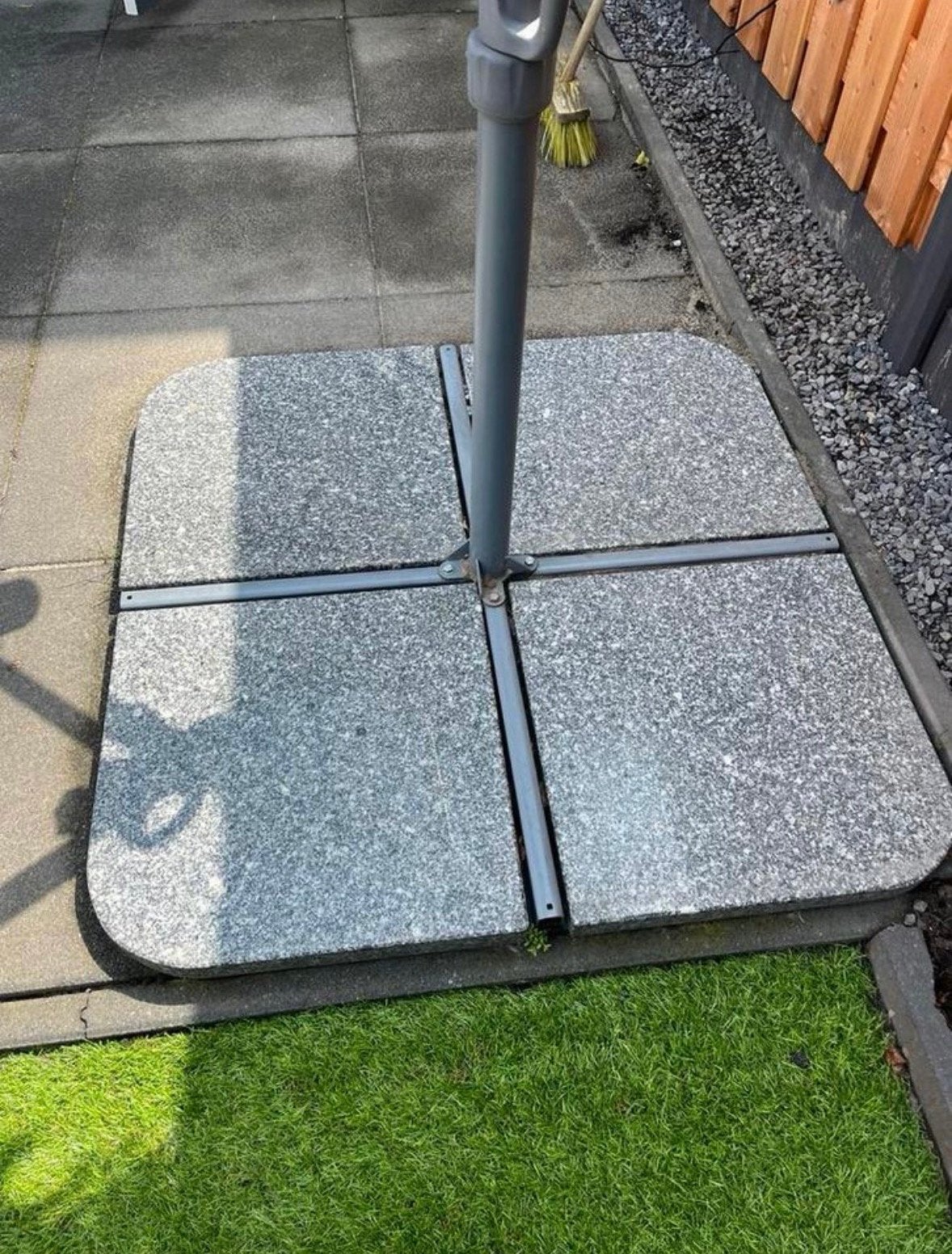 Parasolvoettegels graniet, Ophalen, Zo goed als nieuw, 1 tot 2 meter, Parasolvoet