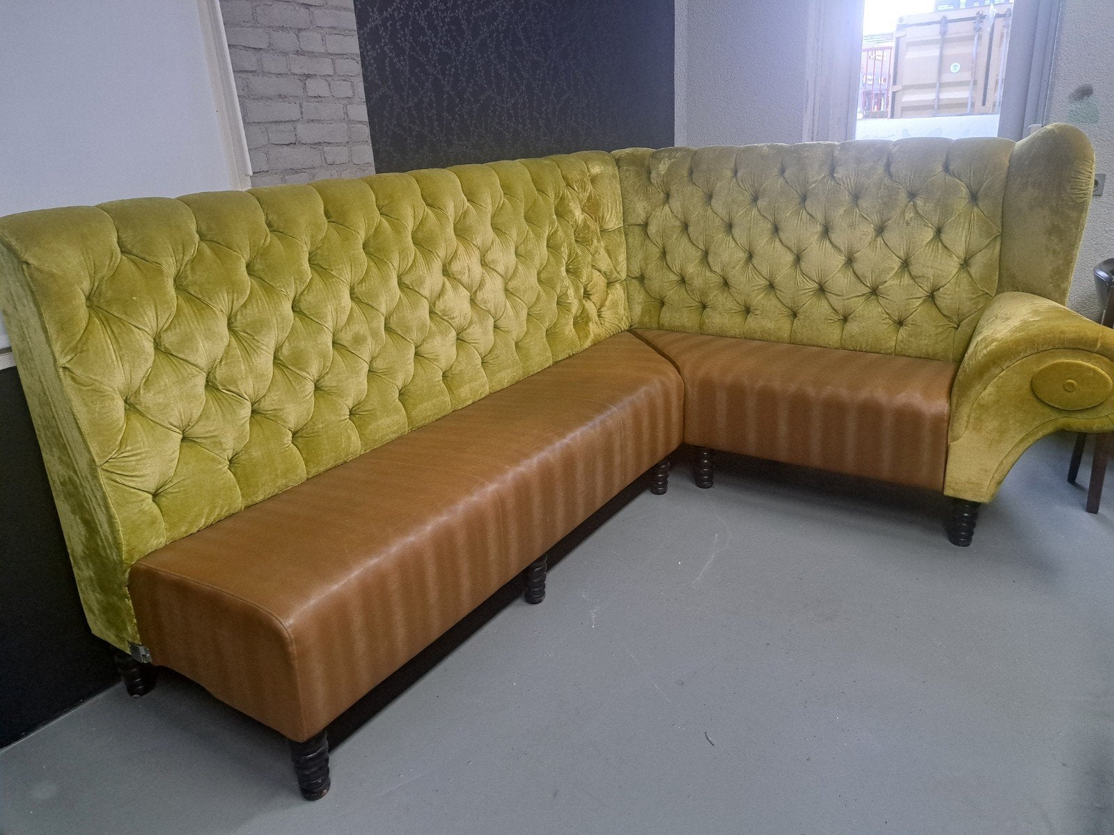 L-vormige bank met chesterfield rugleuning, Ophalen of Verzenden, Gebruikt, Leer, Chesterfield, Klassiek, Vintage