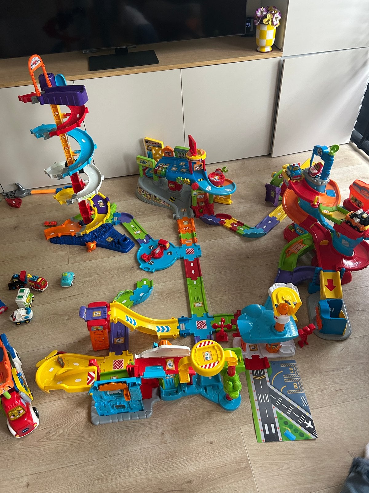 Vtech Toet Toet Auto's Mega Set: Truck, Toren, Brandweer e.a, Ophalen, Zo goed als nieuw