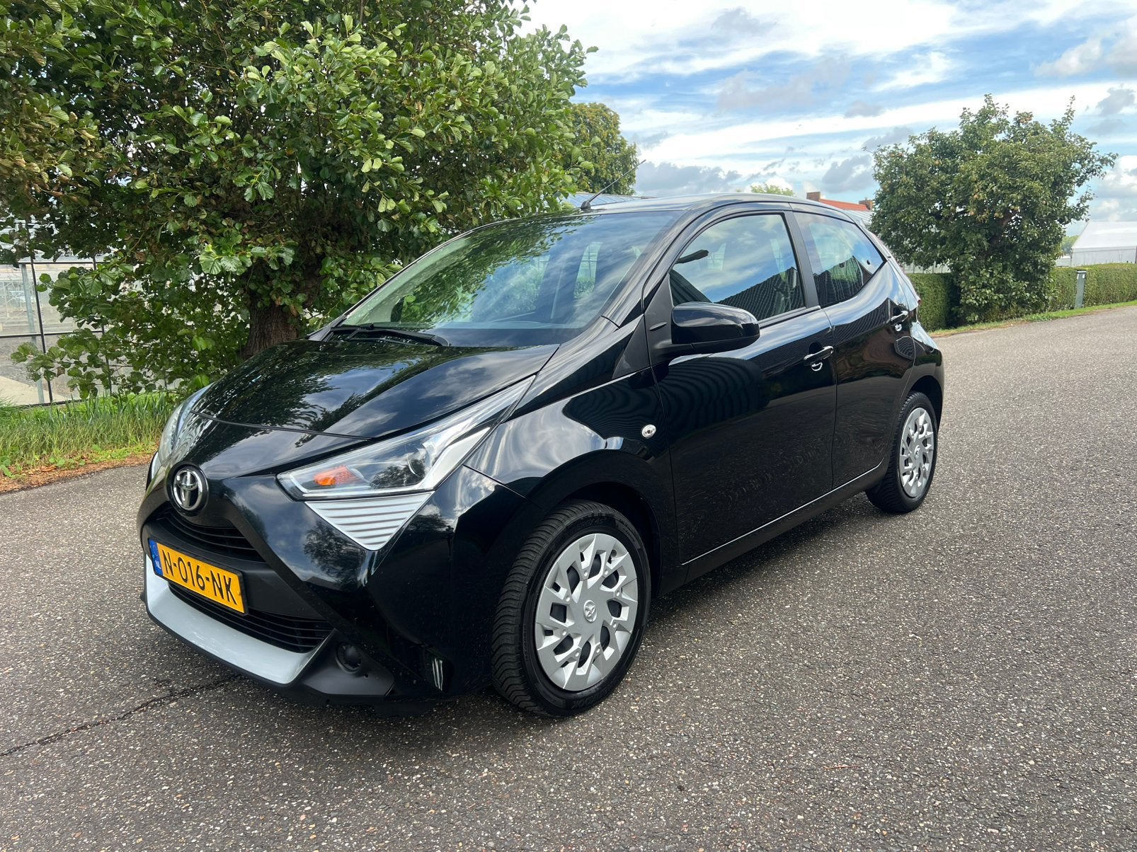 Toyota Aygo 1.0 VVTi X-Play Camera/Navi/LED/BTW/ Garantie, Voorwielaandrijving, Euro 6, 4 stoelen, Zwart