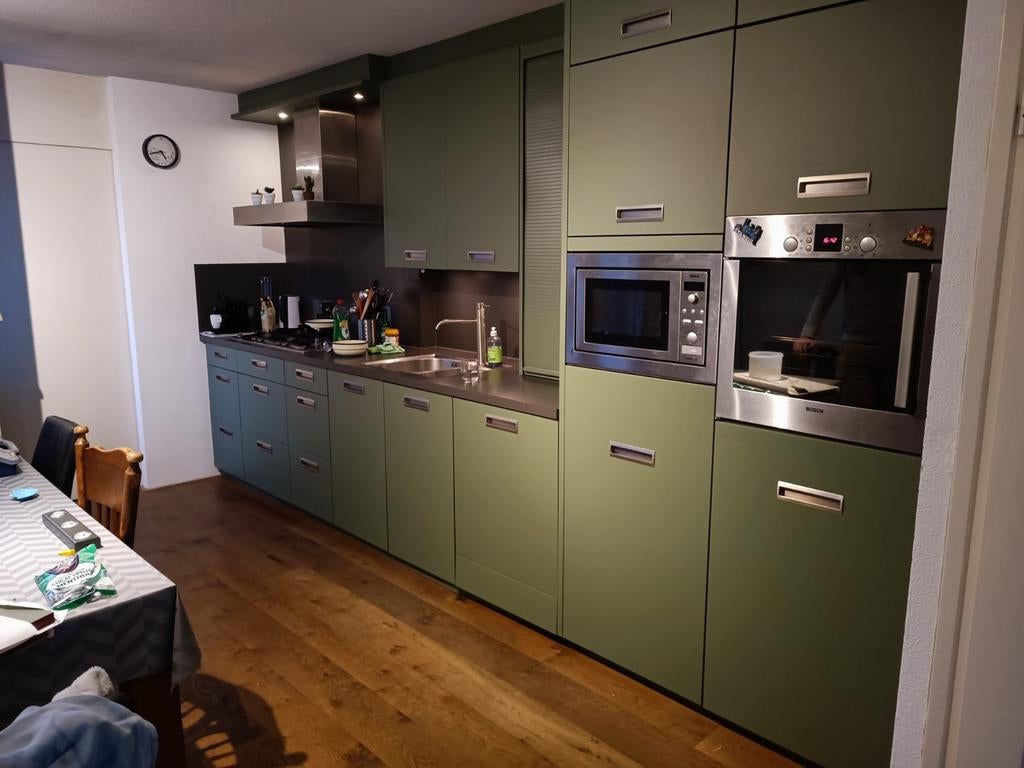 Keuken wrappen / keuken spuiten