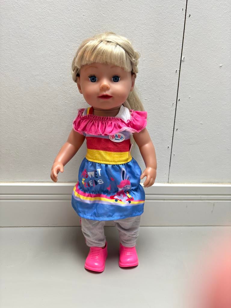 Baby born poppen, kledingsets en tafelzitje, Ophalen of Verzenden, Zo goed als nieuw, Babypop