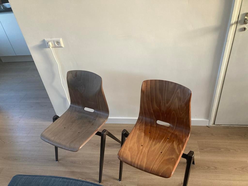 Galvanitas S22 Stoelen - Industrieel Design, Huis en Inrichting, Stoelen, Gebruikt, Twee, Hout, Bruin, Ophalen of Verzenden