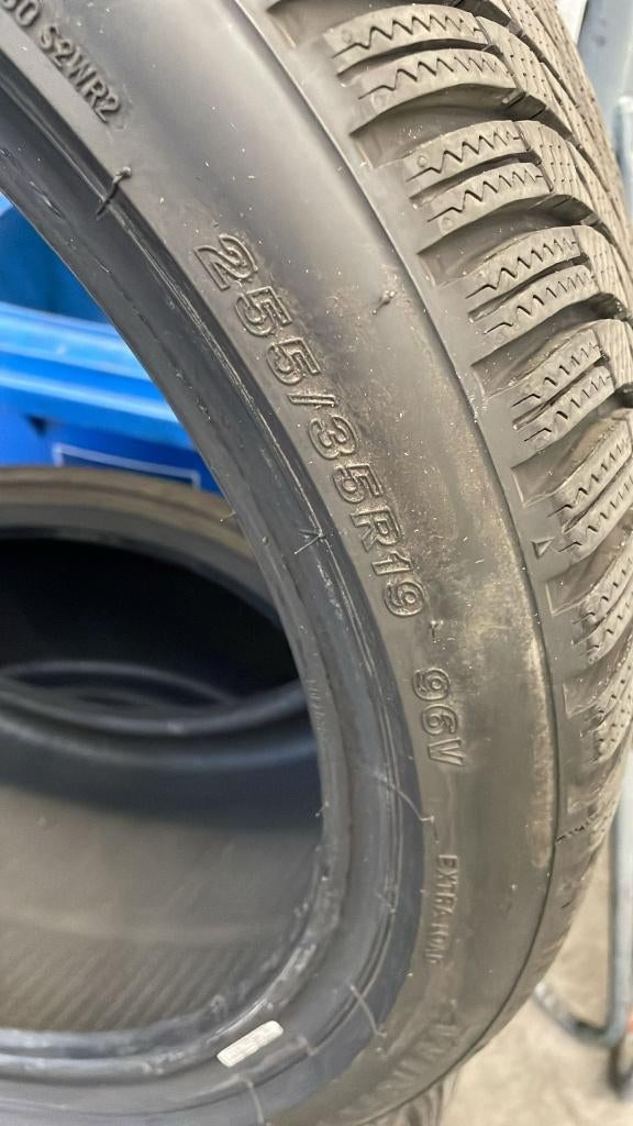 Winterbanden Firestone 255/35R19 96V + 4x Pirelli195/65r16, Auto-onderdelen, Banden en Velgen, Gebruikt, 255 mm, Banden en Velgen