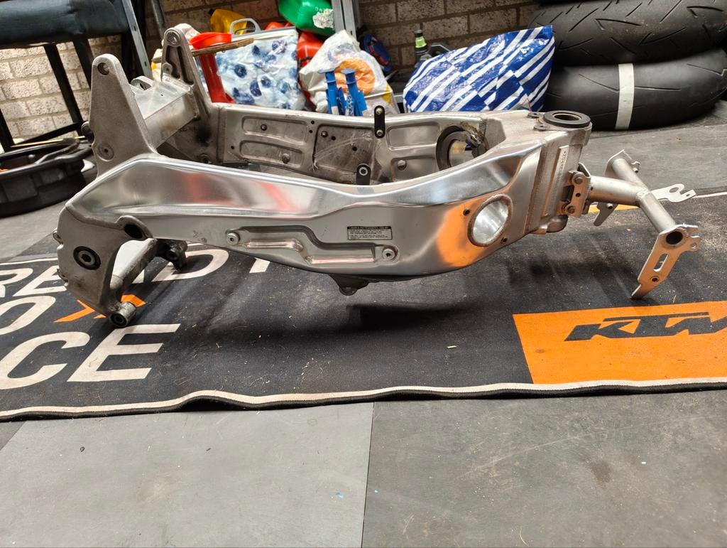 Aprilia RSV Mille 1999 Frame met Kenteken, Ophalen, Gebruikt