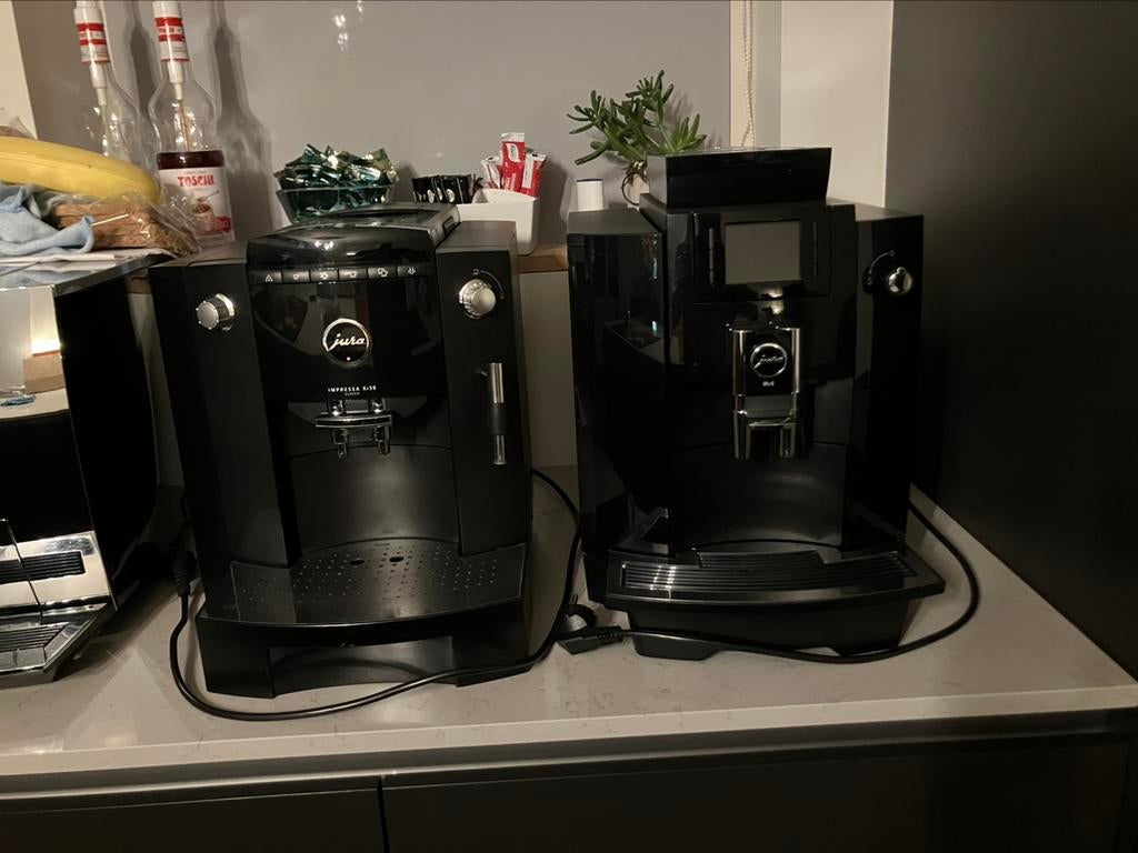 Gezocht! Defecte / onderhoudsbehoevende Jura koffiemachines!, Ophalen of Verzenden, Zo goed als nieuw, Koffiemachine