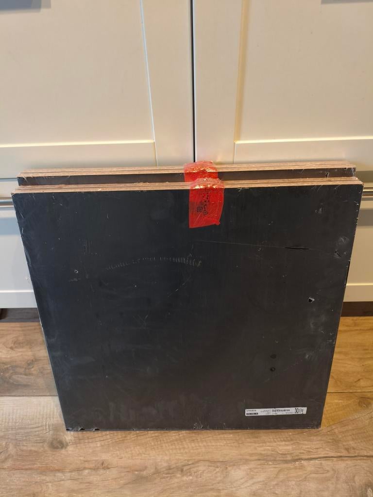 IKEA UTRUSTA Plank Zwart 56,4x57,5m (2 stuks, nieuw), Ophalen, Kunststof, 50 tot 100 cm, Nieuw