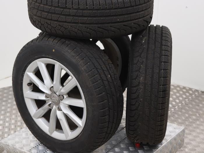 Sportvelgenset + winterbanden van een Audi Q3 (Q3 11-), 12 maanden garantie, Gebruikt, -, -