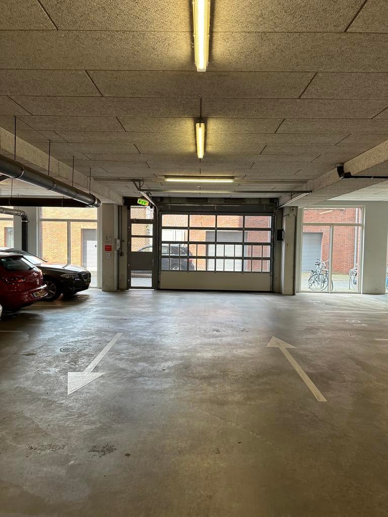 Parkeerplaats/stalling geschikt voor hogere auto’s/buscamper, Noord-Brabant