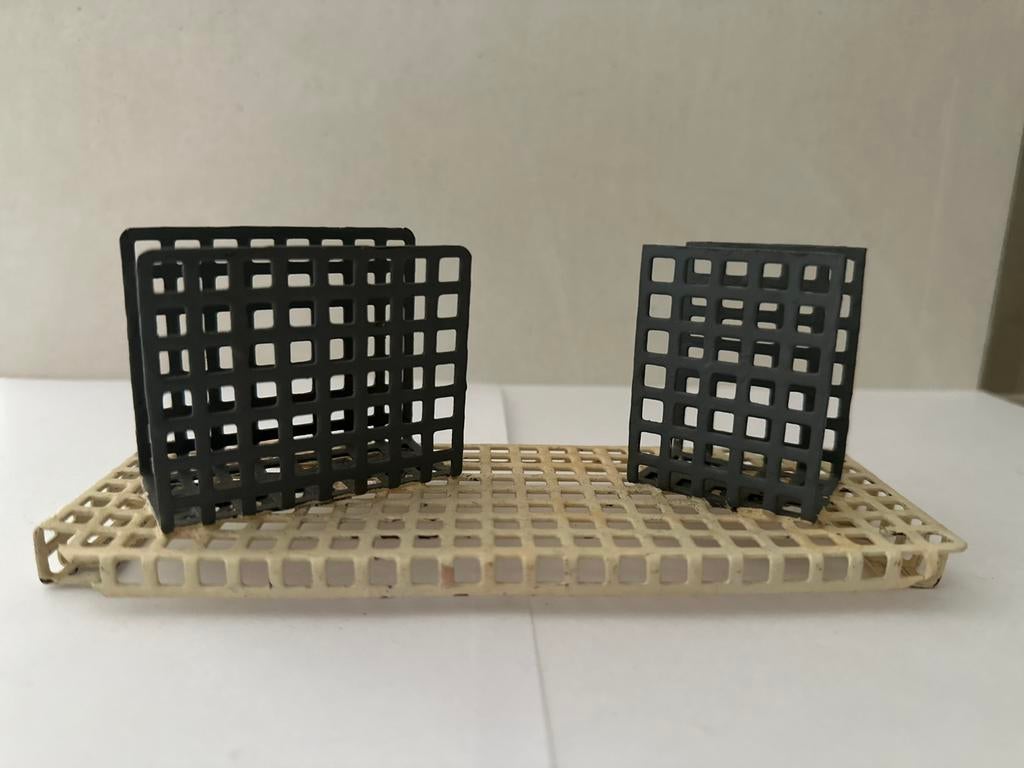 Cigarettenhouder en lucferdooshouder gaatjesmetaal jaren"60, Antiek en Kunst, Antiek | Woonaccessoires, Ophalen of Verzenden