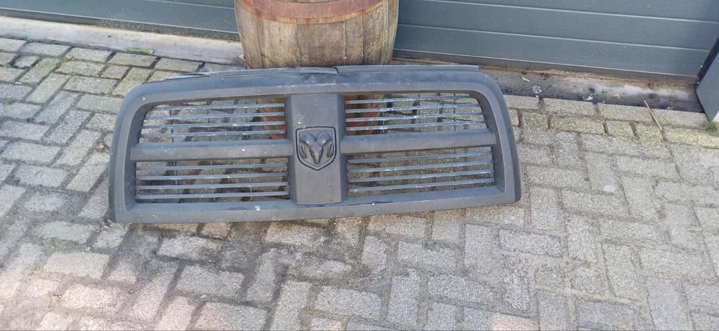dodge ram grill, Auto-onderdelen, Carrosserie en Plaatwerk, Ophalen of Verzenden, Dodge, Bumper