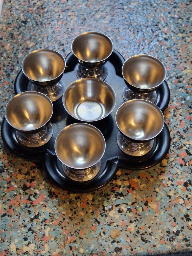 Vintage Eierdopjes set op Bakelite Schaaltje 8 Delig, Antiek en Kunst, Ophalen of Verzenden