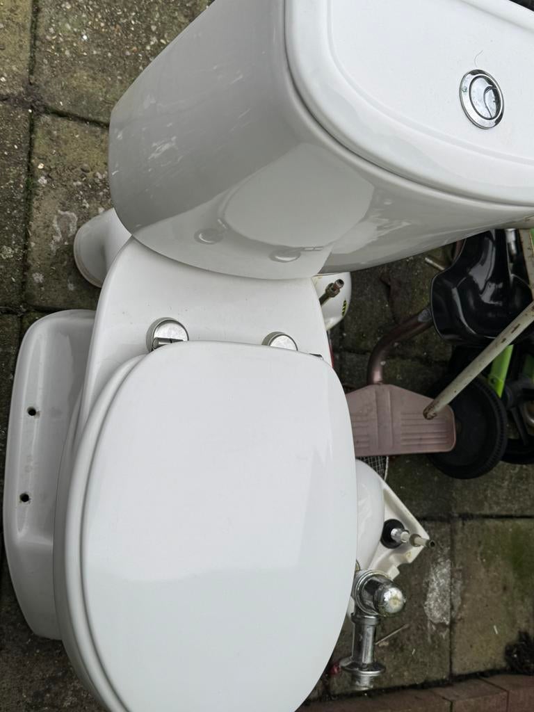 Compleet wc, Ophalen of Verzenden
