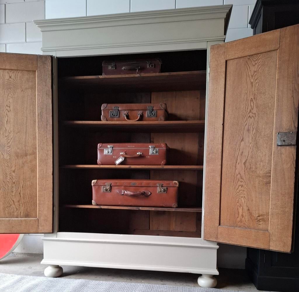 Vintage/Brocante zandkleur kloosterkast, Landelijke kast, 200 cm of meer, Eikenhout, Ophalen of Verzenden, Zo goed als nieuw