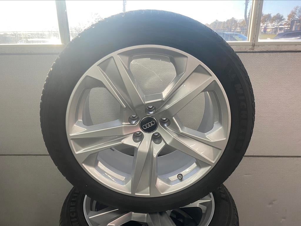 Winterset Audi A7 Michelin 19 inch origineel!!!, Auto-onderdelen, Banden en Velgen, Banden en Velgen, Winterbanden, 19 inch, 245 mm