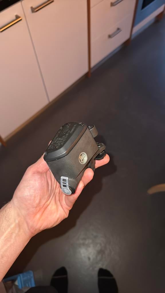 Gloednieuwe Aprilia shiver Koppeling bevestiging, Fietsen en Brommers, Brommeronderdelen | Scooters, Ophalen