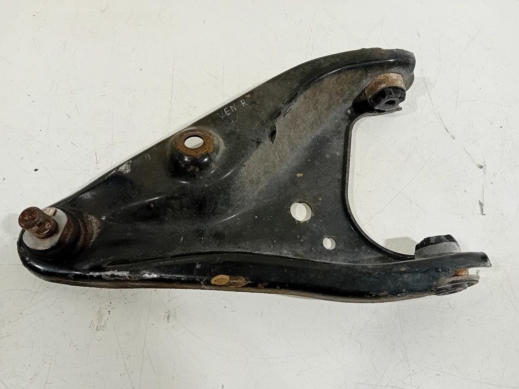 Draagarm rechts voor Dacia Dokker, Auto-onderdelen, Dacia, Onderdelen@venauto.nl, Van der Ven Autorecycling B.V., Gebruikt
