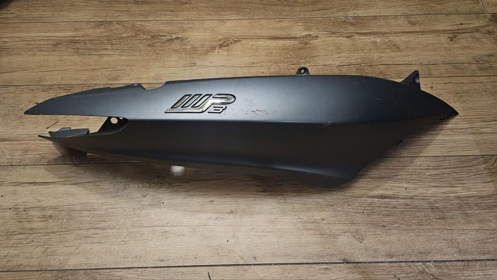 Zijkap Piaggio mp3 Yourban 
Mat grijs €80, Ophalen of Verzenden