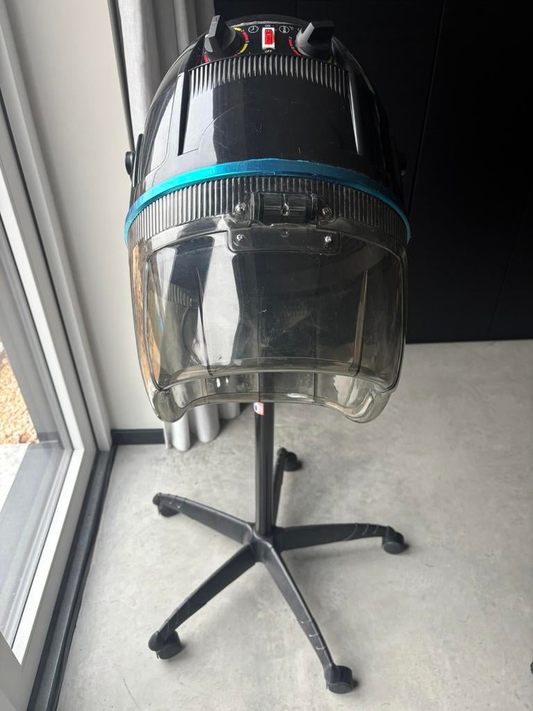 Zwarte droogkap op standaard. In hoogte verstelbaar, Ophalen, Gebruikt, Föhn of Haardroger