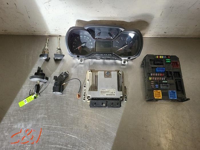 Kontaktslot + computer van een Citroen Berlingo, Gebruikt, -, -, Ophalen of Verzenden