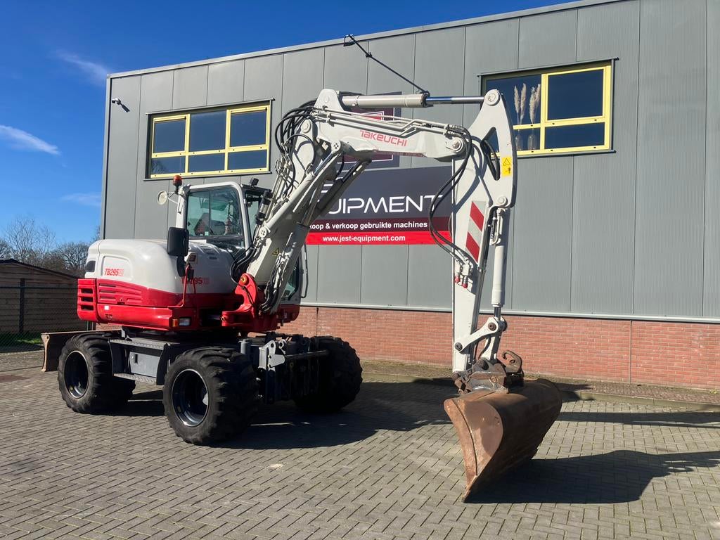 Takeuchi tb295W, 2018, 8500uur! Mobiele kraan 10 ton, Ophalen, Graafmachine