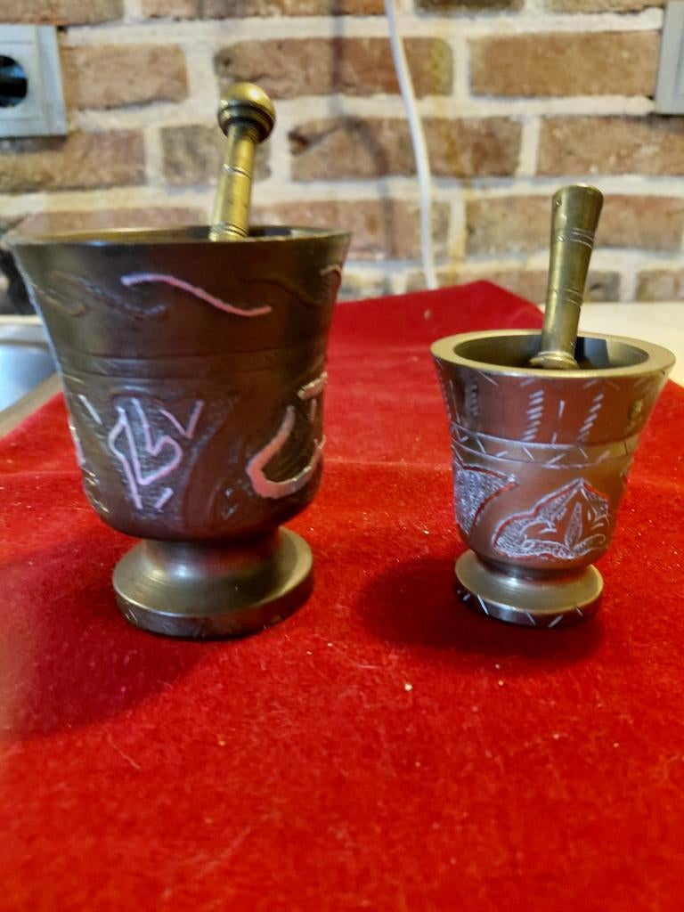 Oude vijzels van brons met ingelegd tin, Ophalen of Verzenden