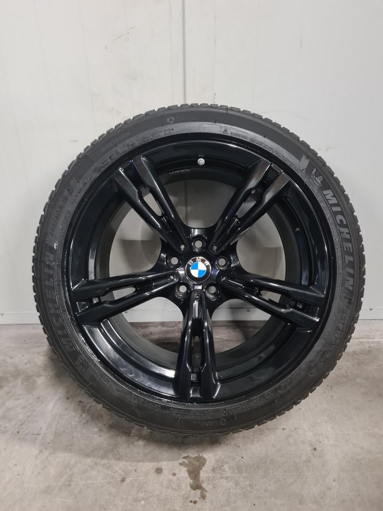 19' BMW M5 F90 M8 F91 F92 Styling 705M met winterbanden, 19 inch, 265 mm, Banden en Velgen, Personenwagen