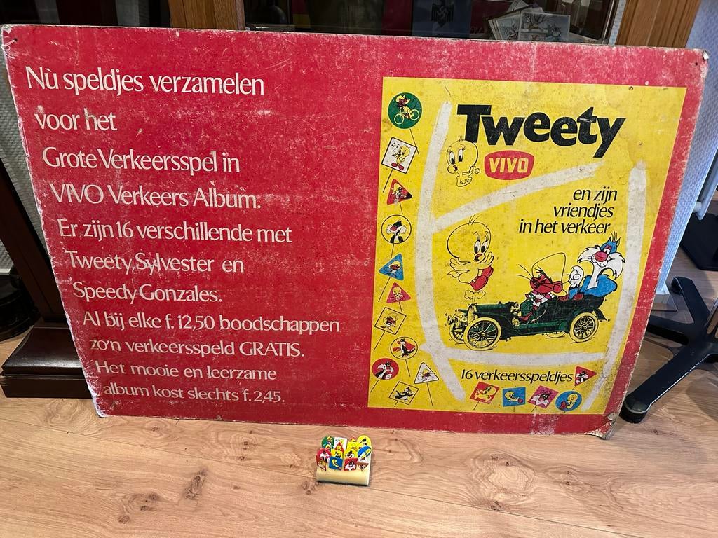 VIVO Verkeersspeldjes Looney Tunes Reclamebord Jaren '70, Ophalen of Verzenden, Gebruikt, Reclamebord