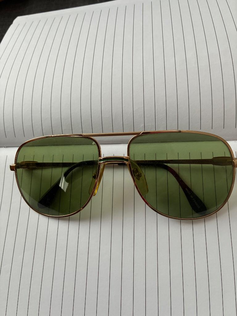Zonnebril Heren Lacoste Vintage goud/ groene glazen, Overige merken, Gebruikt, Zonnebril, Ophalen of Verzenden