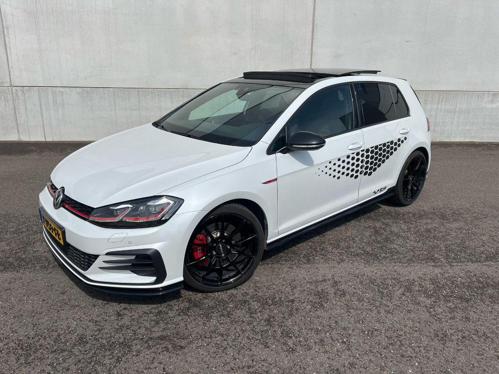 Volkswagen Golf 2.0 TSI TCR DSG 2019 PANO ACC LED KEYLESS, Auto's, 4 cilinders, Alcantara, Wit, Bedrijf