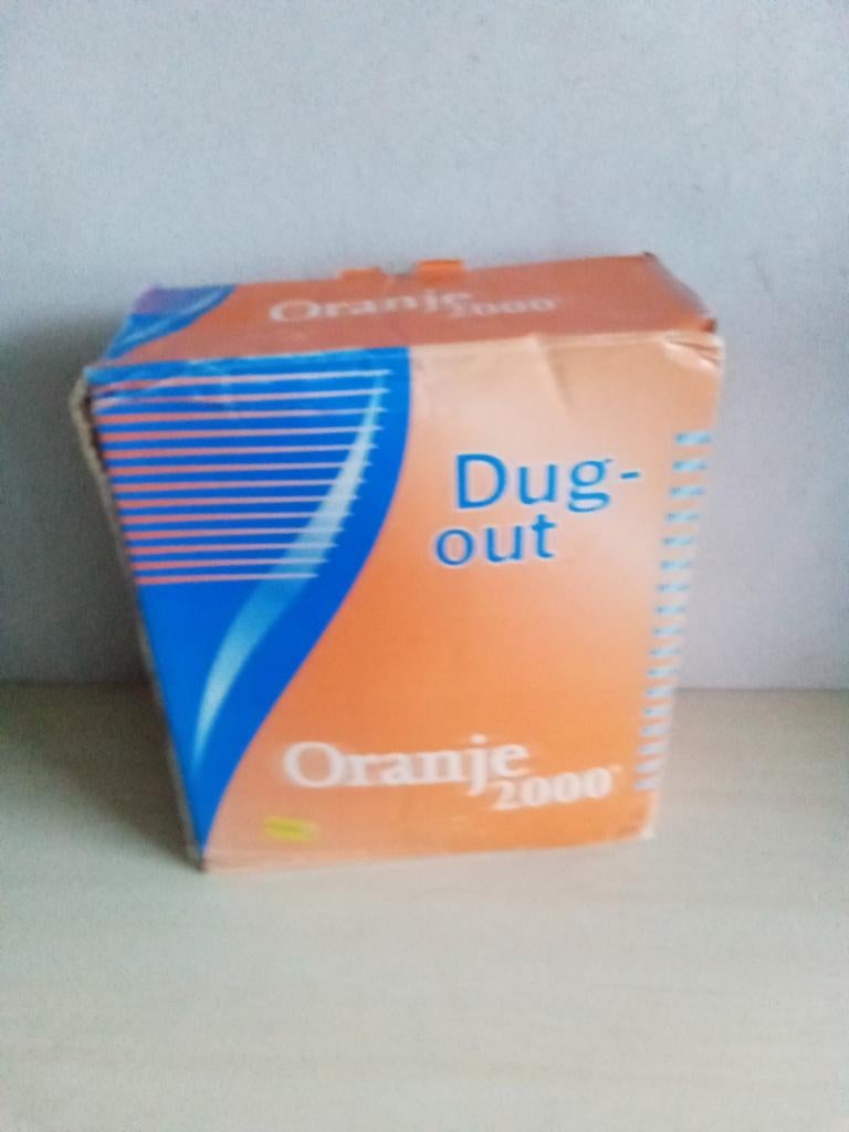 Oranje dug out, Ophalen of Verzenden