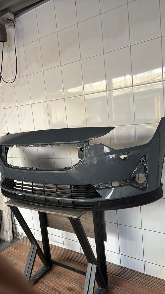 Polestar 2 Voorbumper – 31690327, Auto-onderdelen, Carrosserie en Plaatwerk, Ophalen of Verzenden, Voor, Bumper