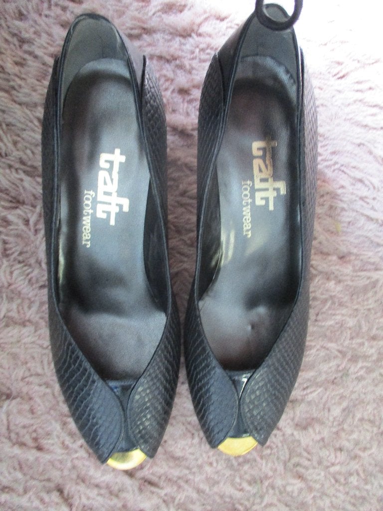 Aparte (lak)pumps met 4,5cm  hak en open teen (goud), Kleding | Dames, Schoenen, Ophalen, Schoenen met lage hakken, Taft, Zwart