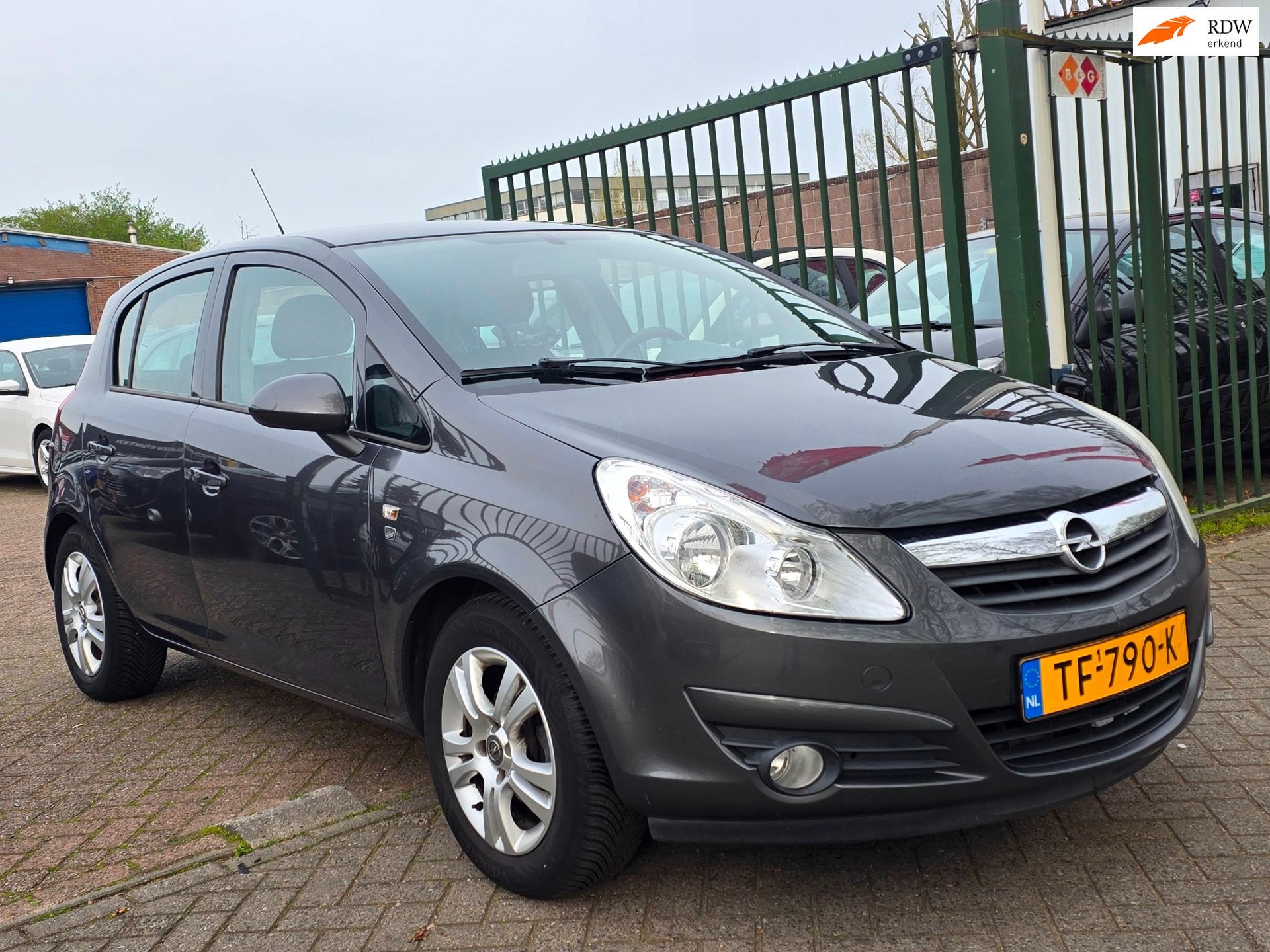 Opel Corsa 1.4-16V Cosmo 1e eigenaar Airco cruis control cv, Euro 5, Gebruikt, 1398 cc, 4 cilinders