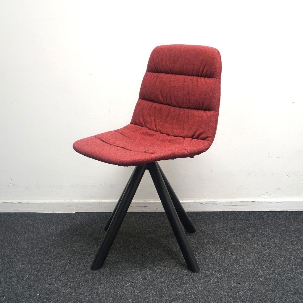 Viccarbe Maarten Soft Upholstery Design Stoel | Bordeauxrood, Huis en Inrichting, Stoelen, Gebruikt, Twee, Overige kleuren, -