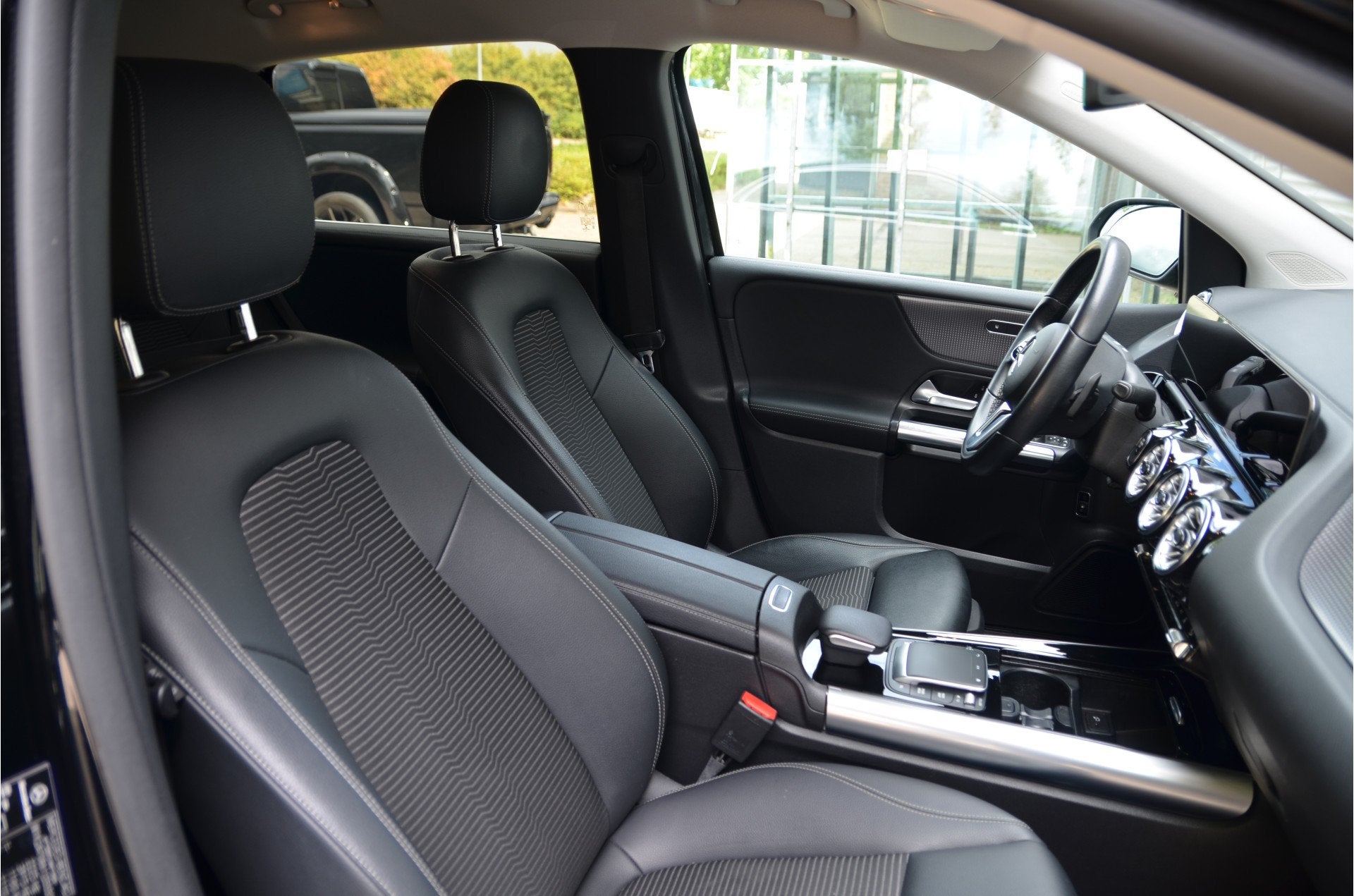 Mercedes-Benz B-Klasse 250 e PHEV, groot scherm! (bj 2021), 12 maanden, Gebruikt, 4 cilinders, Leder en Stof