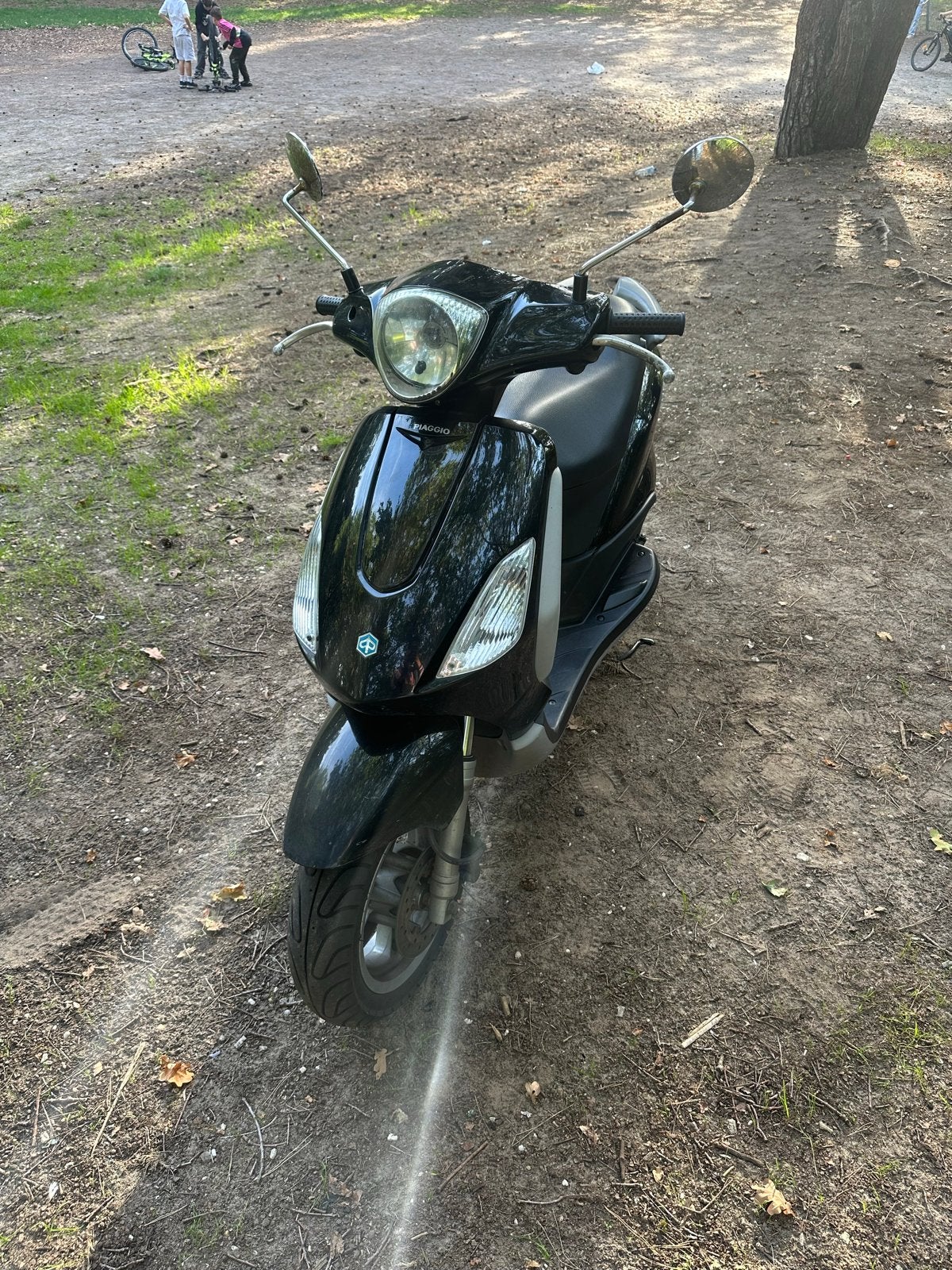 Piaggio Fly 50 4T - Zwarte Scooter, Ophalen, Gebruikt, Benzine, Piaggio