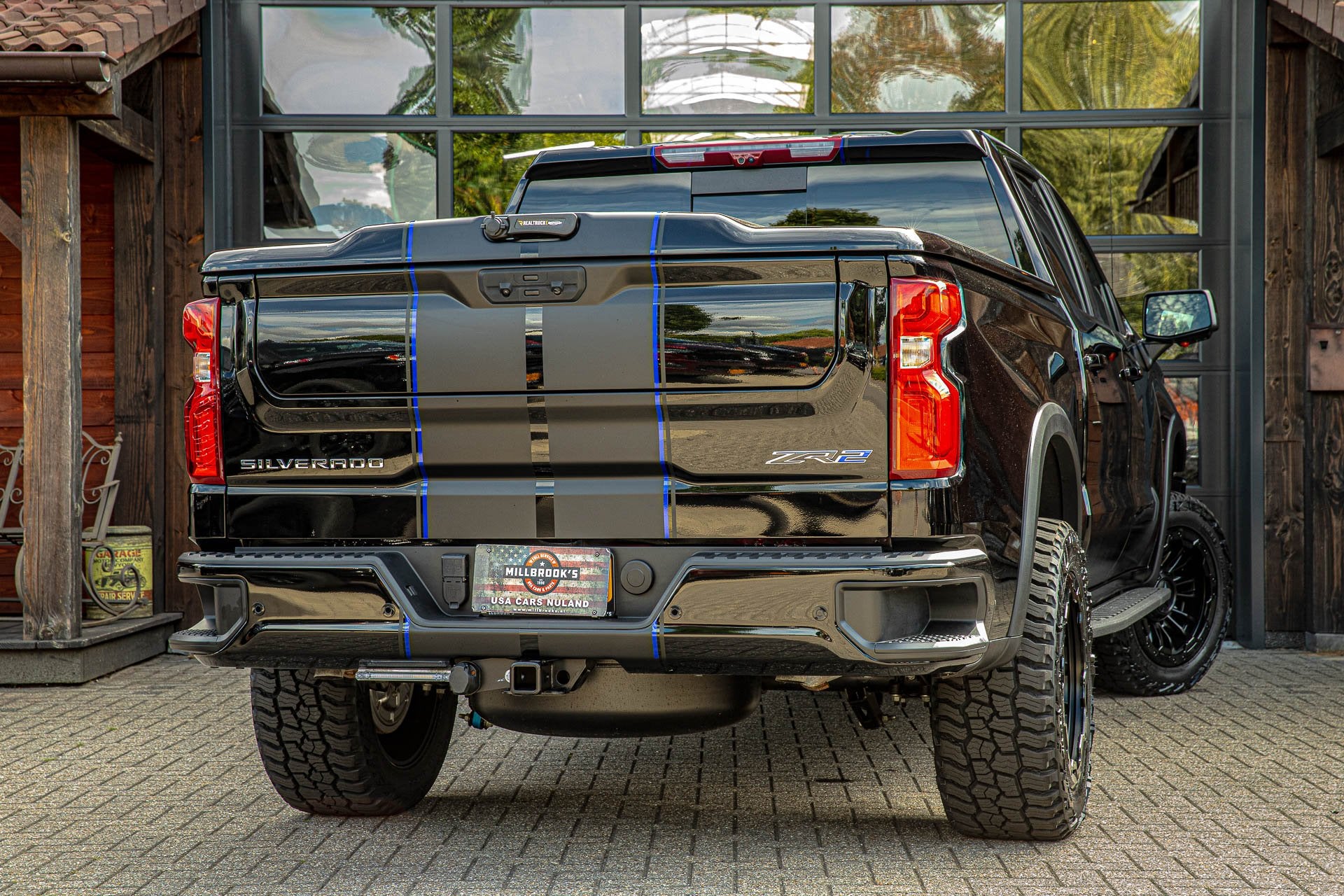 Chevrolet Silverado ZR2 ! 5000 € inruil bonus ! (bj 2024), Auto's, Chevrolet, Automaat, 8 cilinders, 4 stoelen, Zwart