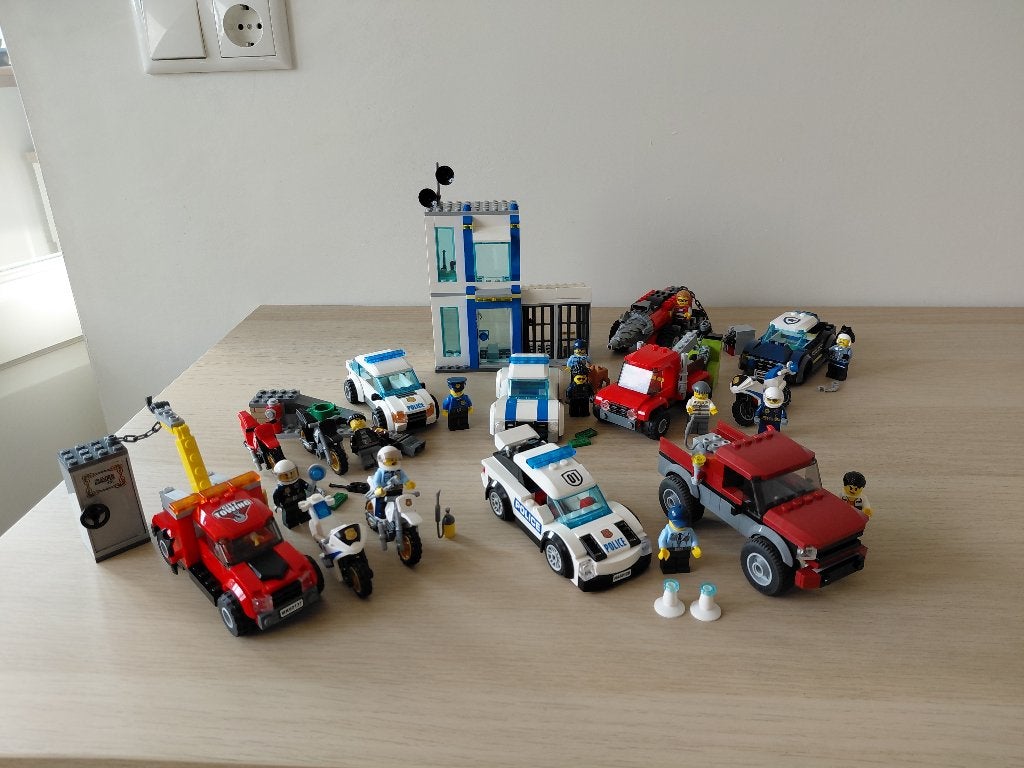 Lego City Politiebureau 60270 + 60137 60273 60128 60042, Ophalen of Verzenden, Complete set, City, Gebruikt