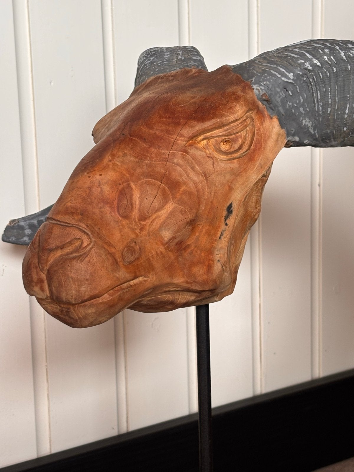 Houten moeflon ram op stevige Sokkel, Ophalen, Zo goed als nieuw, Gewei of Kop