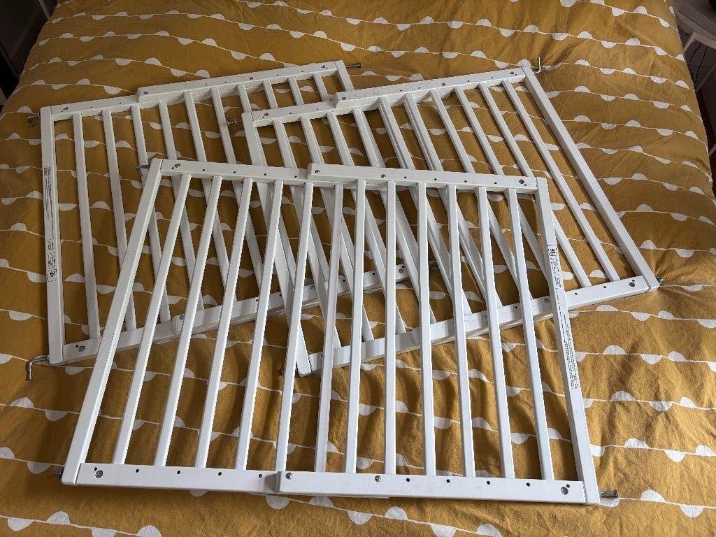 Drie witte houten traphekjes, Kinderen en Baby's, Ophalen, Gebruikt, 100 tot 115 cm, Schroefhekje