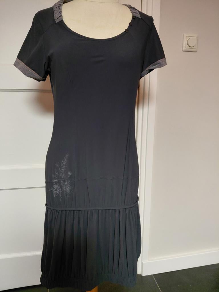 Jurk , 2026 , grijs-zwart, mt 4, M, i.g.st, Kleding | Dames, Jurken, Maat 38/40 (M), Zwart, Ophalen of Verzenden, Zo goed als nieuw