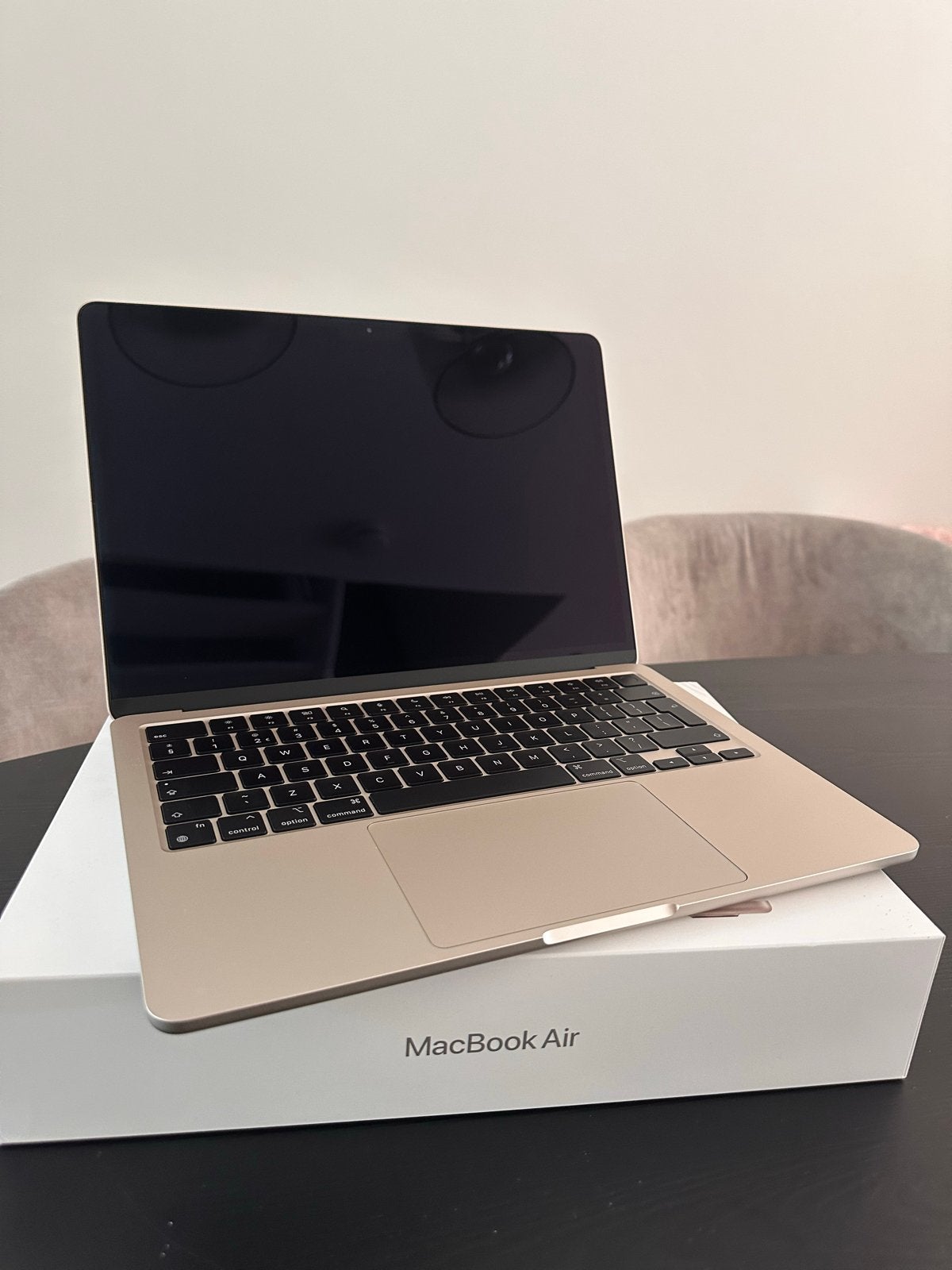 Apple MacBook Air M3 (2024) - 13 inch - nieuwstaat, Computers en Software, Apple Macbooks, Ophalen, 256 GB, Qwerty, 8 GB