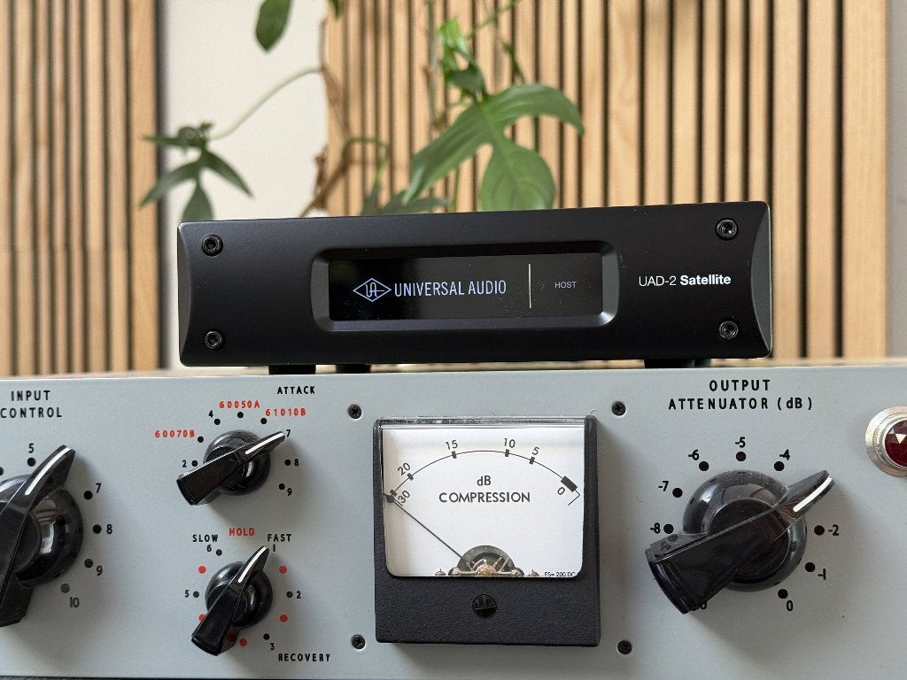 Universal Audio UAD-2 Satellite TB2 Octo, Ophalen of Verzenden, Zo goed als nieuw, Extern, Universal Audio UAD