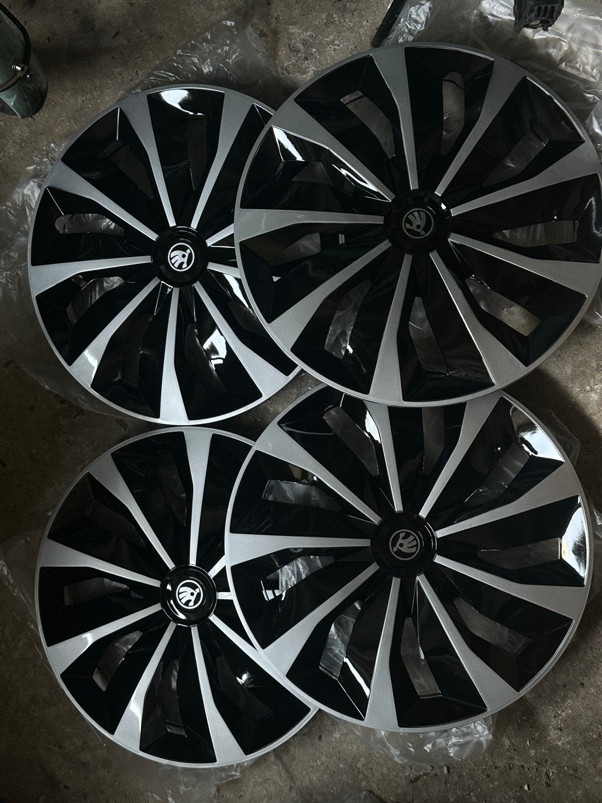 Set van 4 Skoda wieldoppen 14 inch, Ophalen of Verzenden, Nieuw