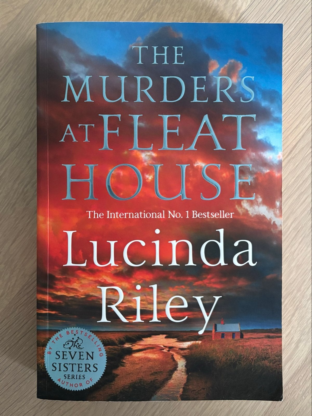 The Murders at Fleat House - Lucinda Riley, Boeken, Ophalen of Verzenden, Zo goed als nieuw