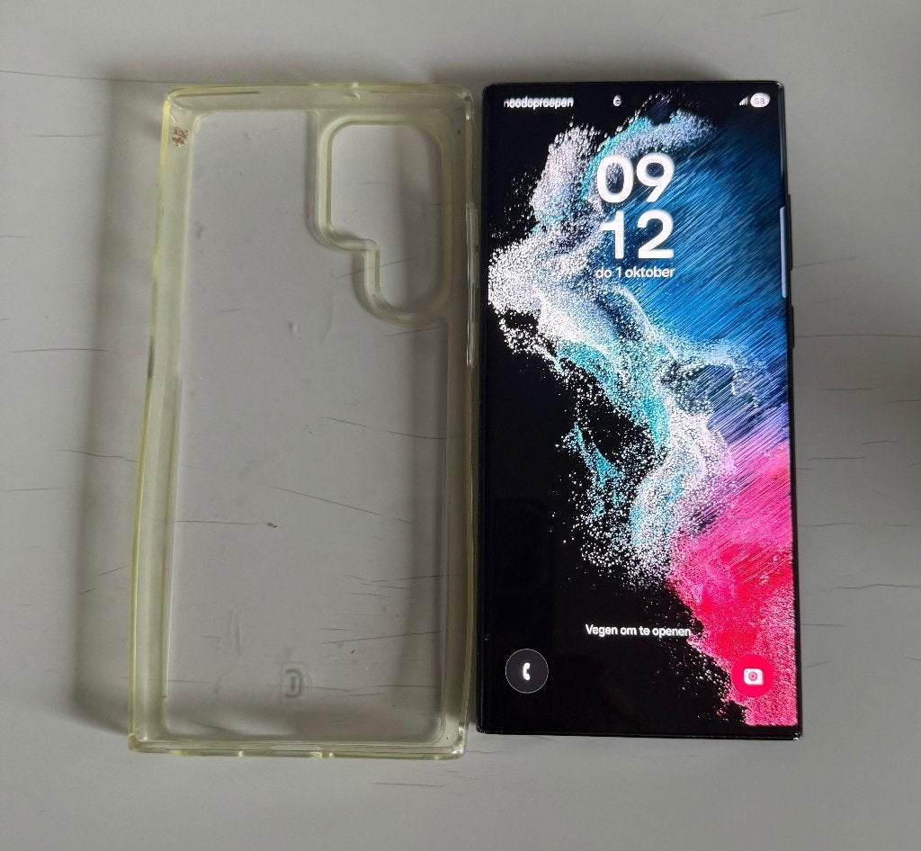Foto 4 van En mooie Samsung S22 ultra 128gb zwarte kleur Te koop/ruilen